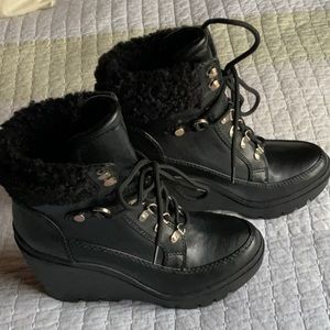 Guess Black tie up booties 7.5 NWT